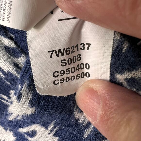 Lucky Brand Top Womens Size Medium Blue & White Geometric with Red Embroidery - Picture 13 of 16